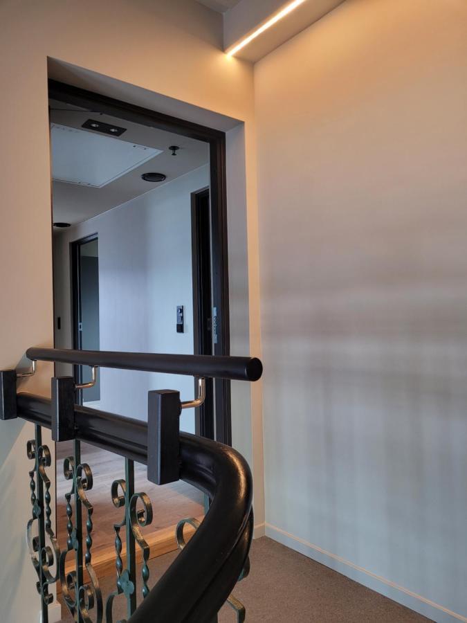 Single Elegant Room I Sentrum- Sea View Ålesund Exterior photo