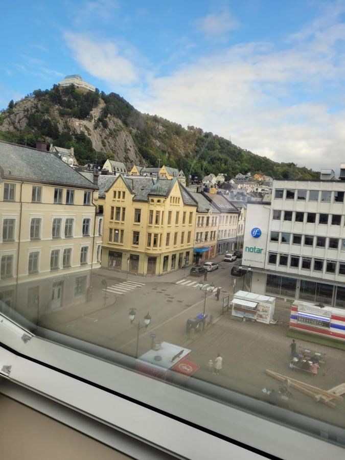 Single Elegant Room I Sentrum- Sea View Ålesund Exterior photo