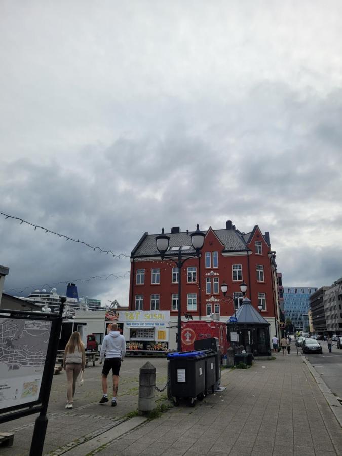Single Elegant Room I Sentrum- Sea View Ålesund Exterior photo