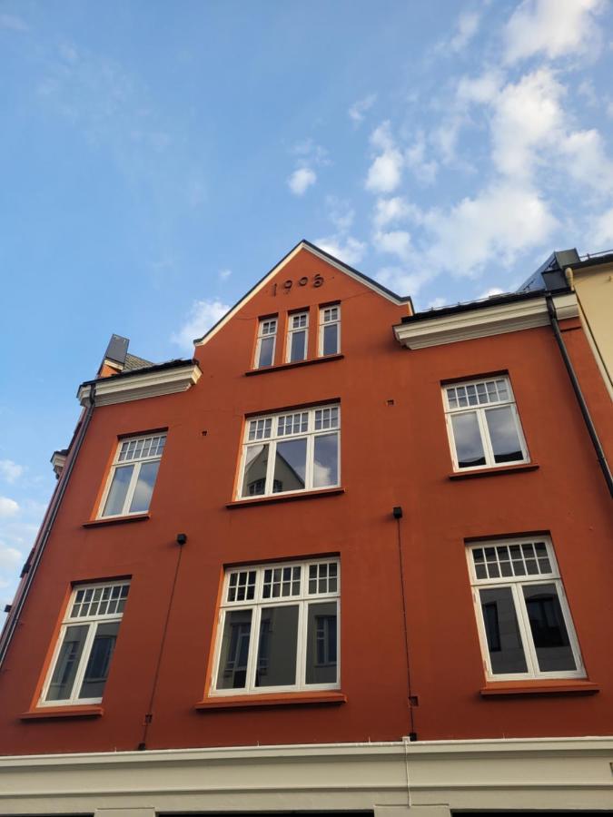Single Elegant Room I Sentrum- Sea View Ålesund Exterior photo