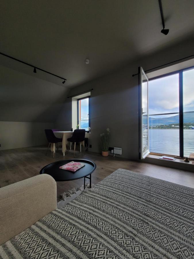 Single Elegant Room I Sentrum- Sea View Ålesund Exterior photo