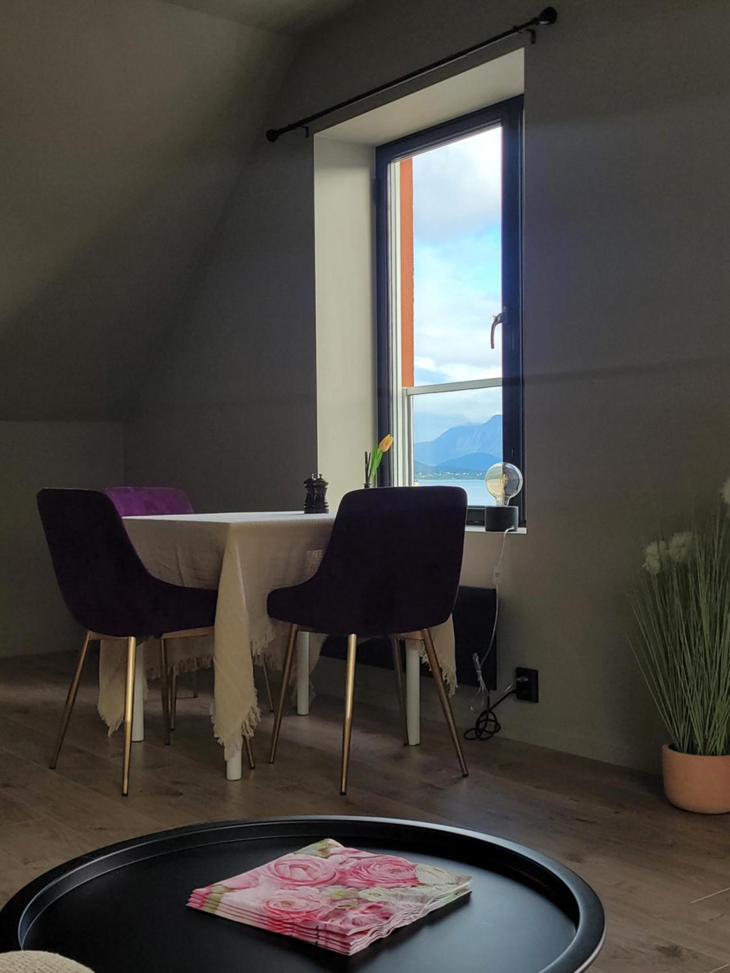 Single Elegant Room I Sentrum- Sea View Ålesund Exterior photo
