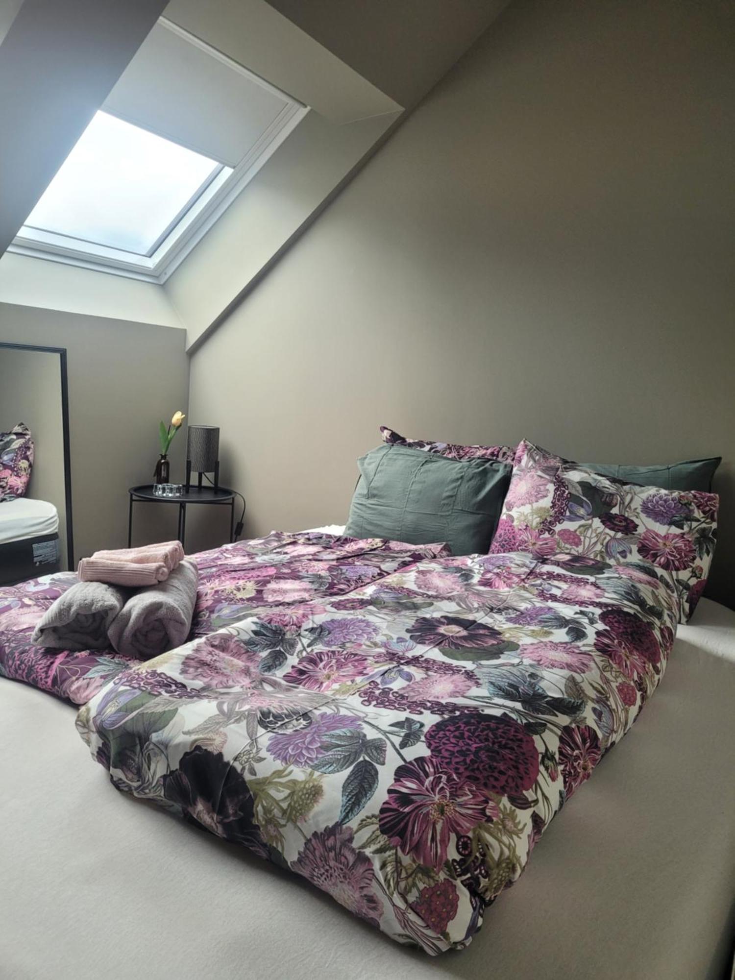 Single Elegant Room I Sentrum- Sea View Ålesund Exterior photo
